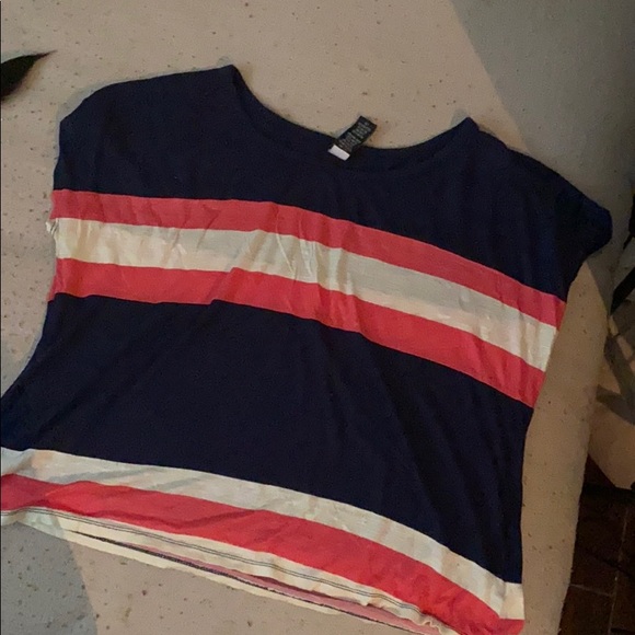 flowy shirt! - Picture 1 of 2